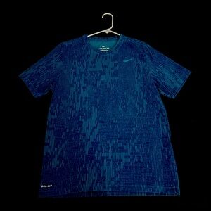 Nike dri-fit t shirt size L